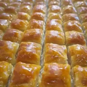 باقلوا 750 گرمی از آذربایجان شرقی